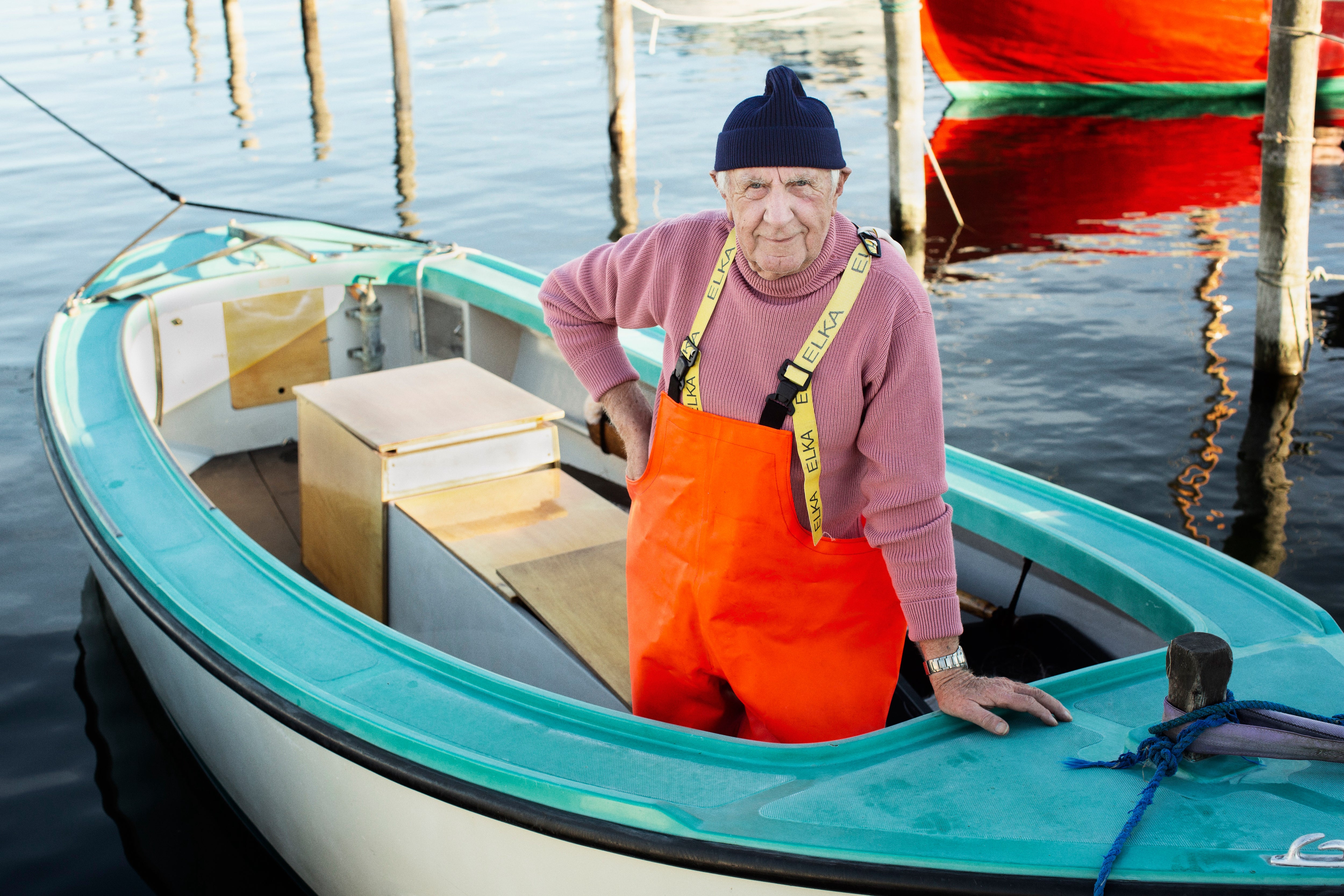 Helge wearing Sailor Turtleneck in Lyserød